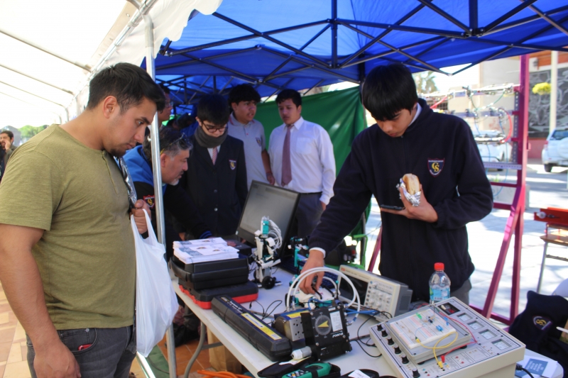 Exponen en Feria Regional de Educación Técnica Profesional