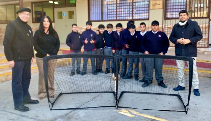 Centro General de Padres regala 2 set de arcos fútbol