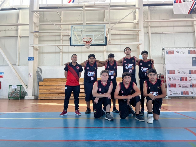 Alumnos basquetbolistas de la Sub 14 triunfaron en Competencia Escolar