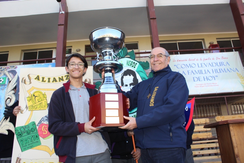 Premian a las alianzas ganadoras de la Semana Salesiana